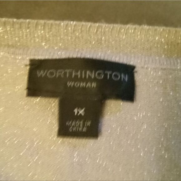 Silver Sparkle Scoop Neck Sweater. Woman's 1X. Like New. - Picture 6 of 6